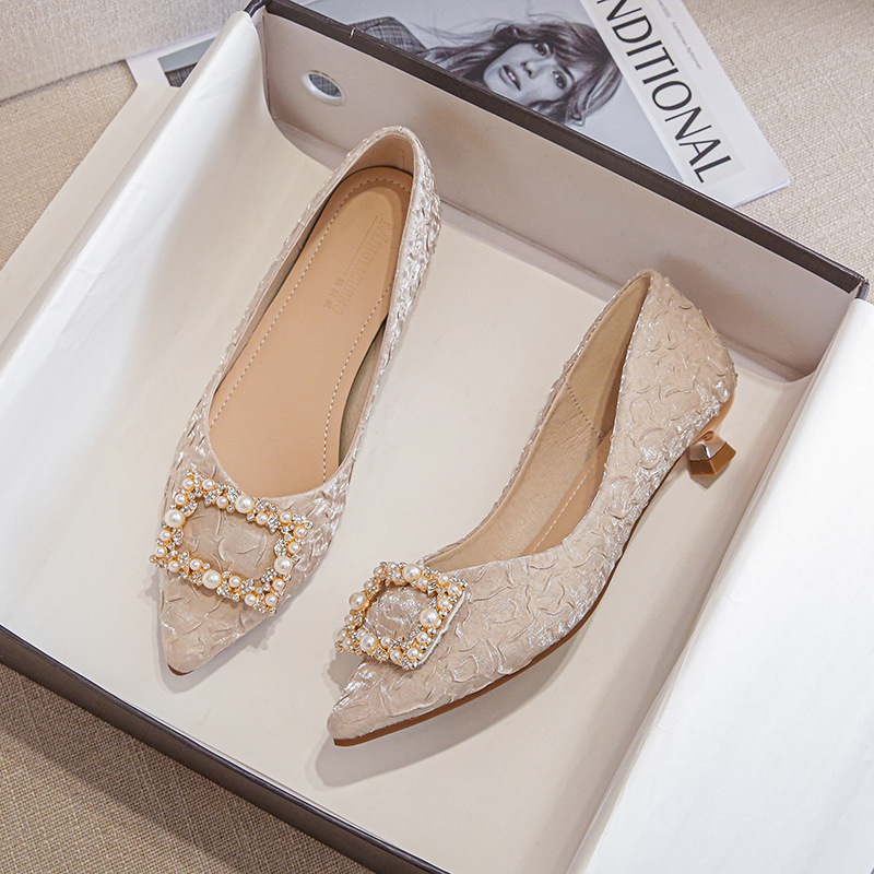 Szpilki z satyny o fakturze ko – Women'S Shoes For Work recenzja i cena